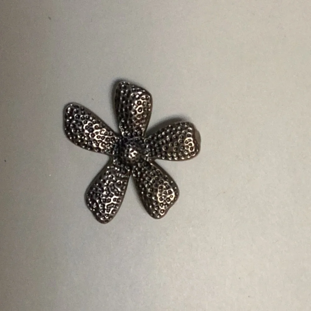 Silpada flower pendant - Picture 1 of 1